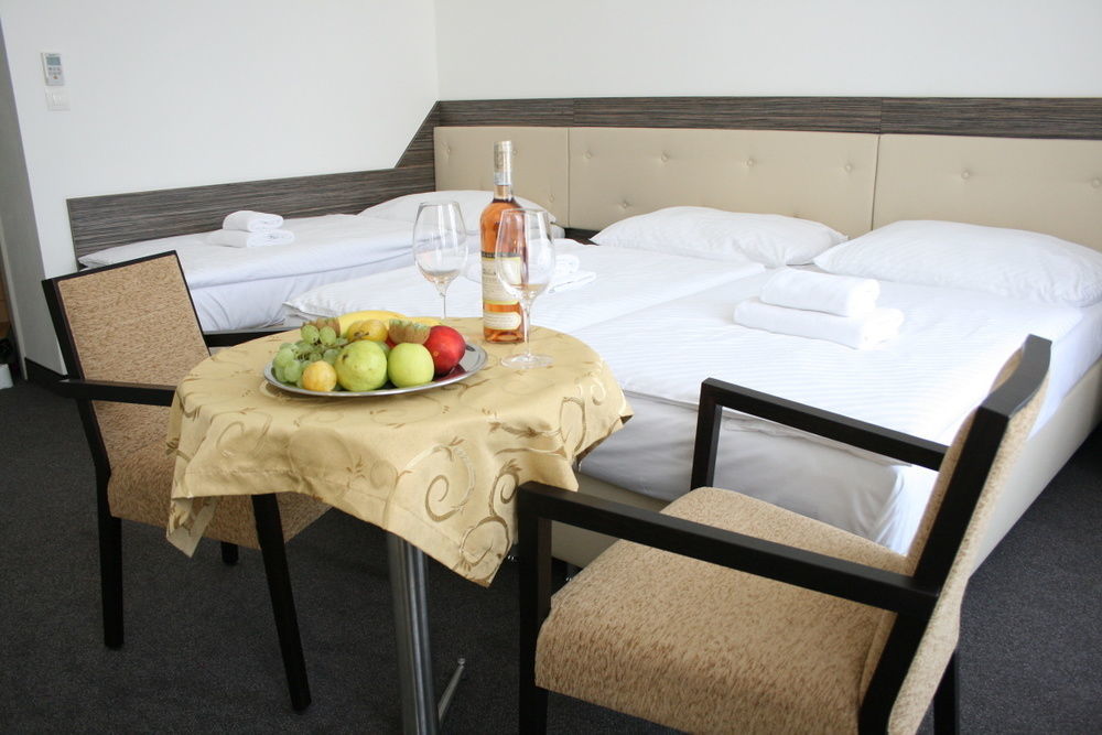 קרלובי וארי Hotel Malta מראה חיצוני תמונה