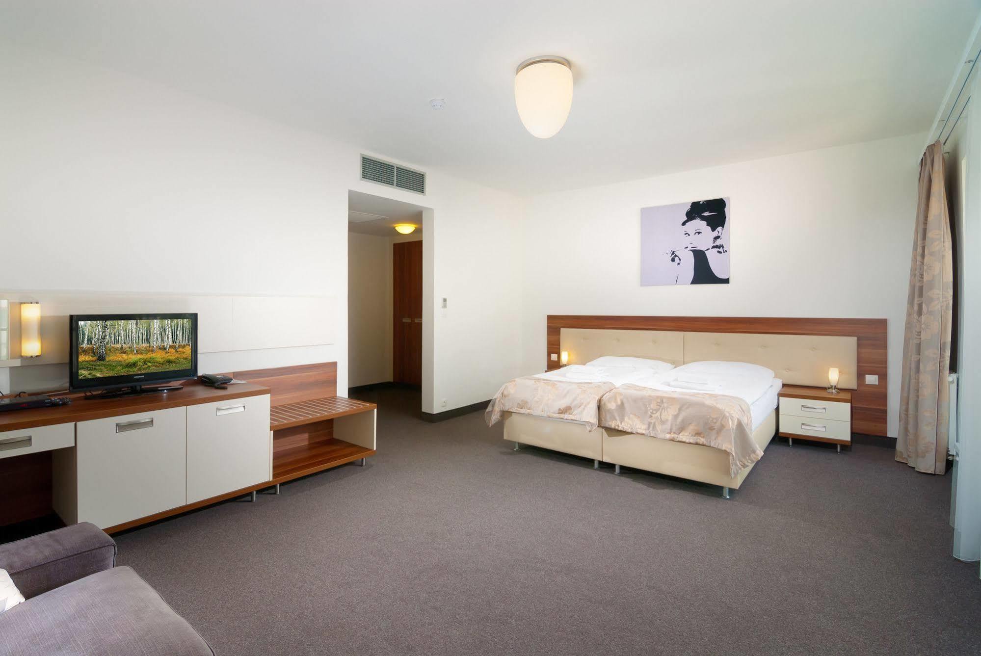 קרלובי וארי Hotel Malta מראה חיצוני תמונה